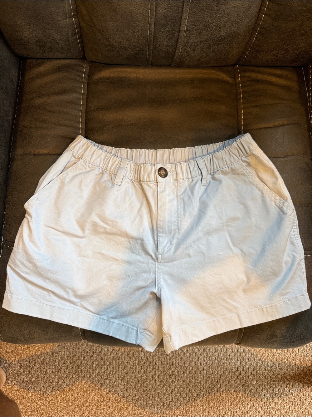 Chubbies 4” dress shorts, small